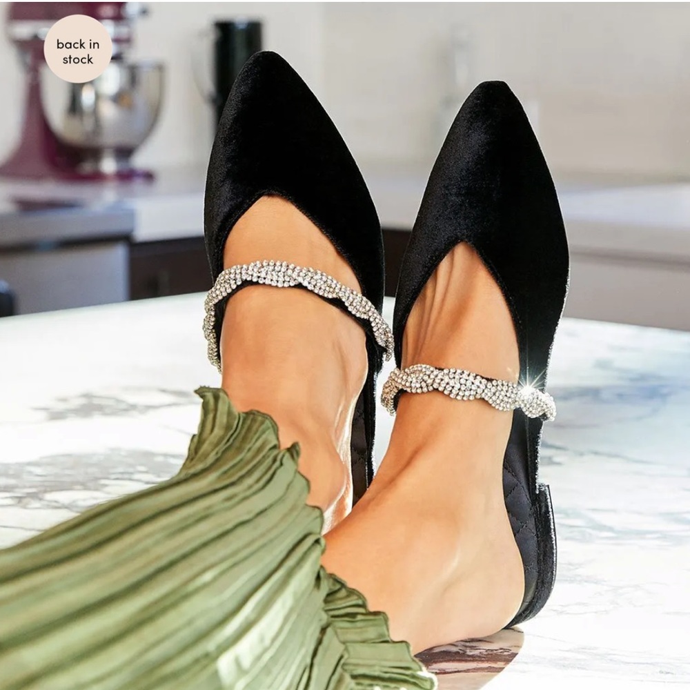 Birdies The Swan with Black Crystal Bracelet